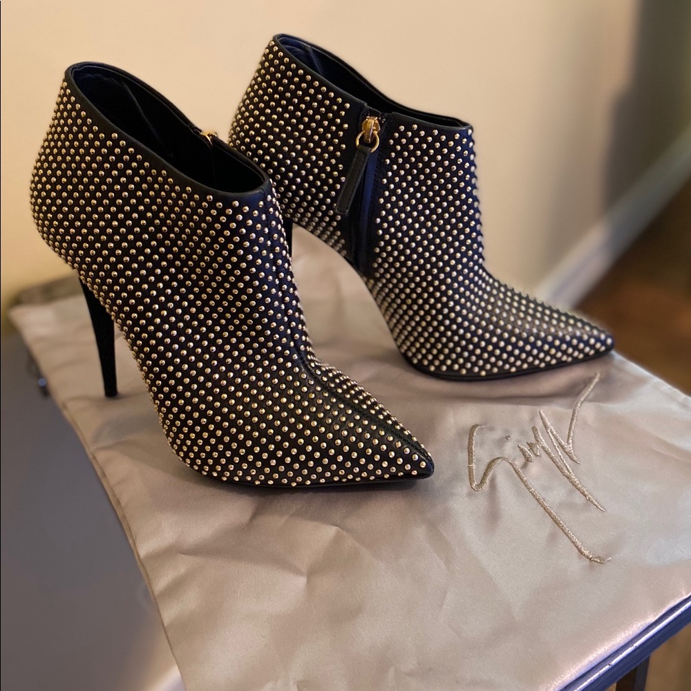 Giuseppe Zanotti black and gold ankle boots. - Picture 3 of 5